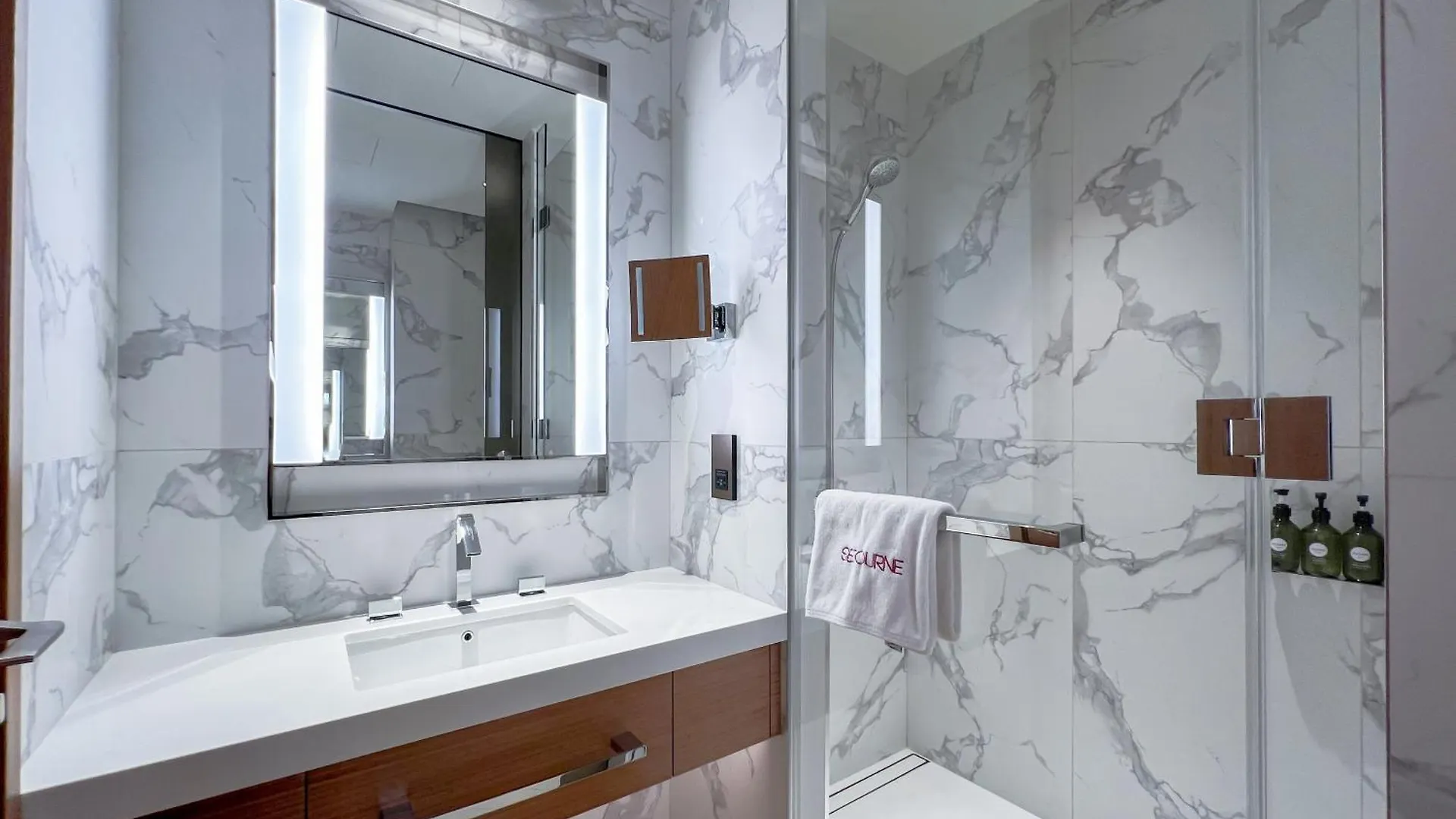 Appartement #25 High End 2Br In The Address Dubai Opera 0*,  Émirats arabes unis